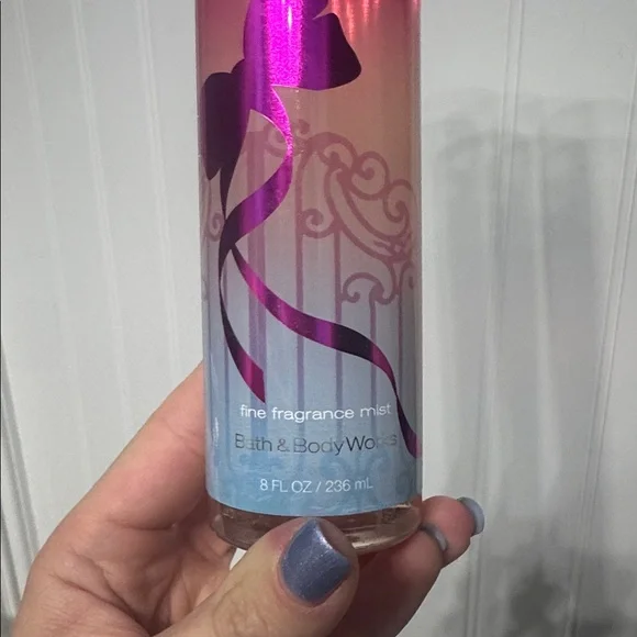 Bath & Body Works Paris Amour Mist - Pink and Purple - Picture 2 of 3